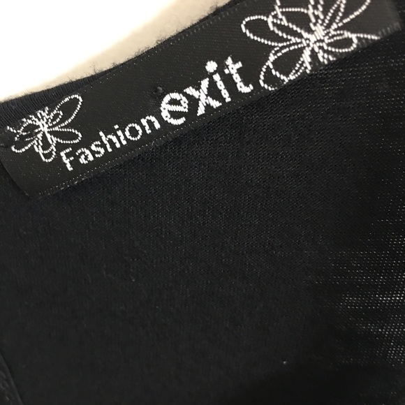 🖤Woman’s Ruffle Tank Top🖤 - Picture 3 of 4